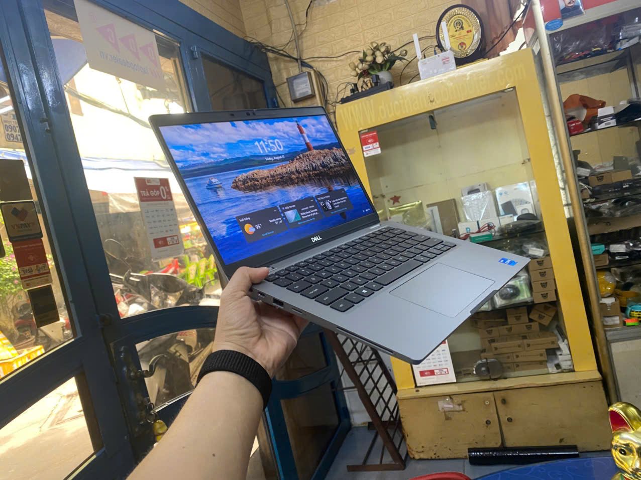 DELL LATITUDE 5330  I5 1235U 16GB 256GB 13.3