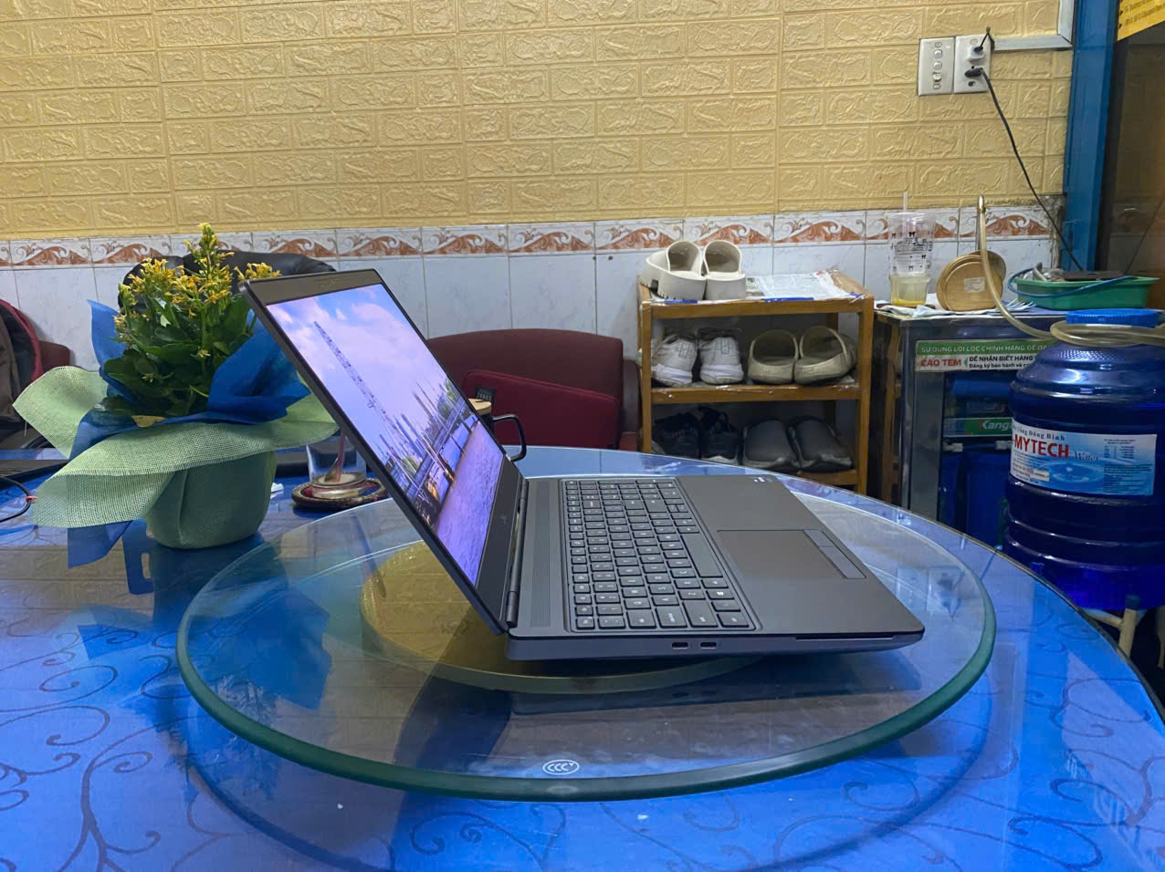 DELL PRECISION 7560 XEON W-11855M 32GB 15.6"4K VGA 8GB  Trang chủ 