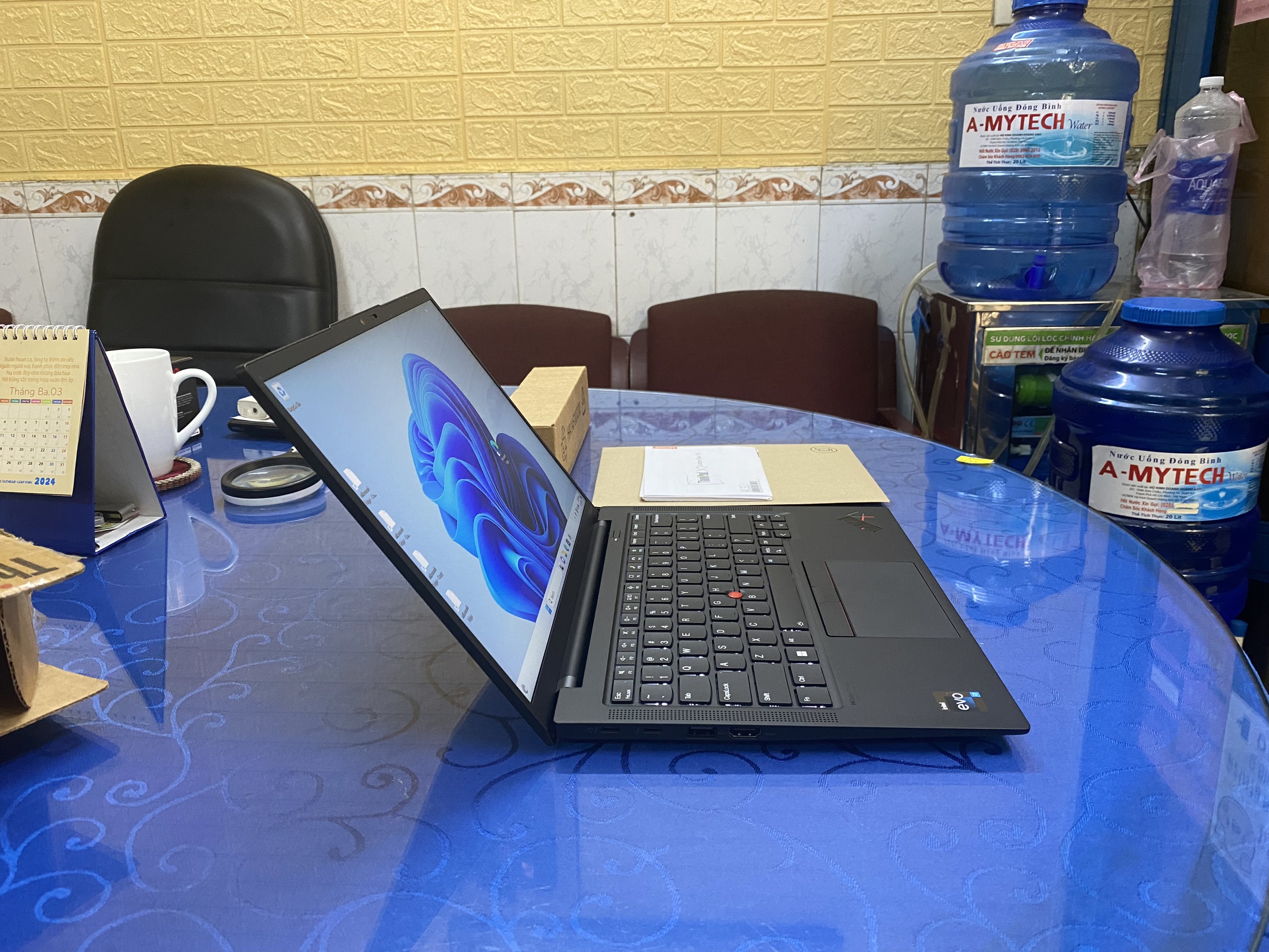 LENOVO THINKPAD X1 CARBON GEN 9 I7 1185G7 14"FHD+  Trang chủ Danh Mục Sả